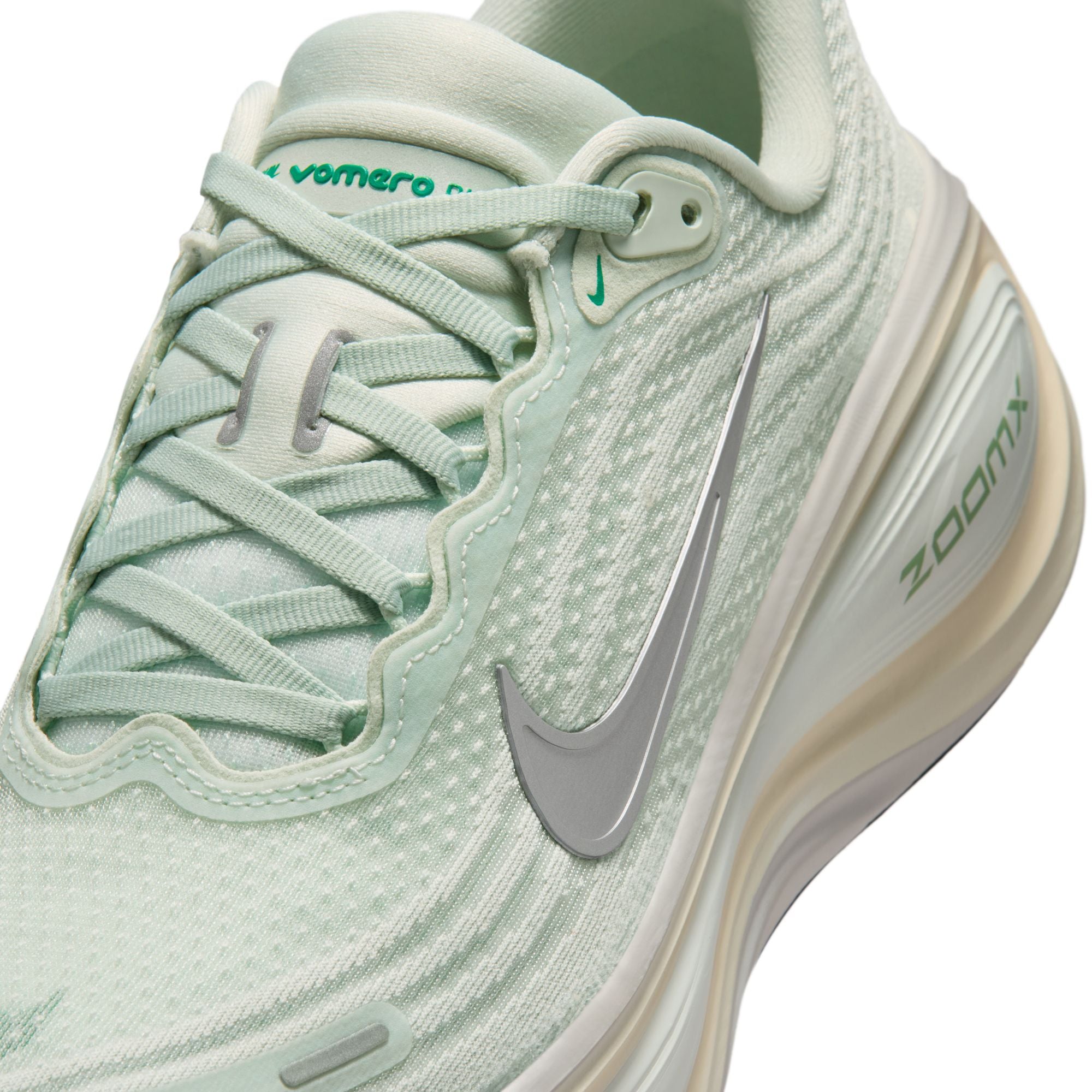 Nike - Women's Vomero Plus
