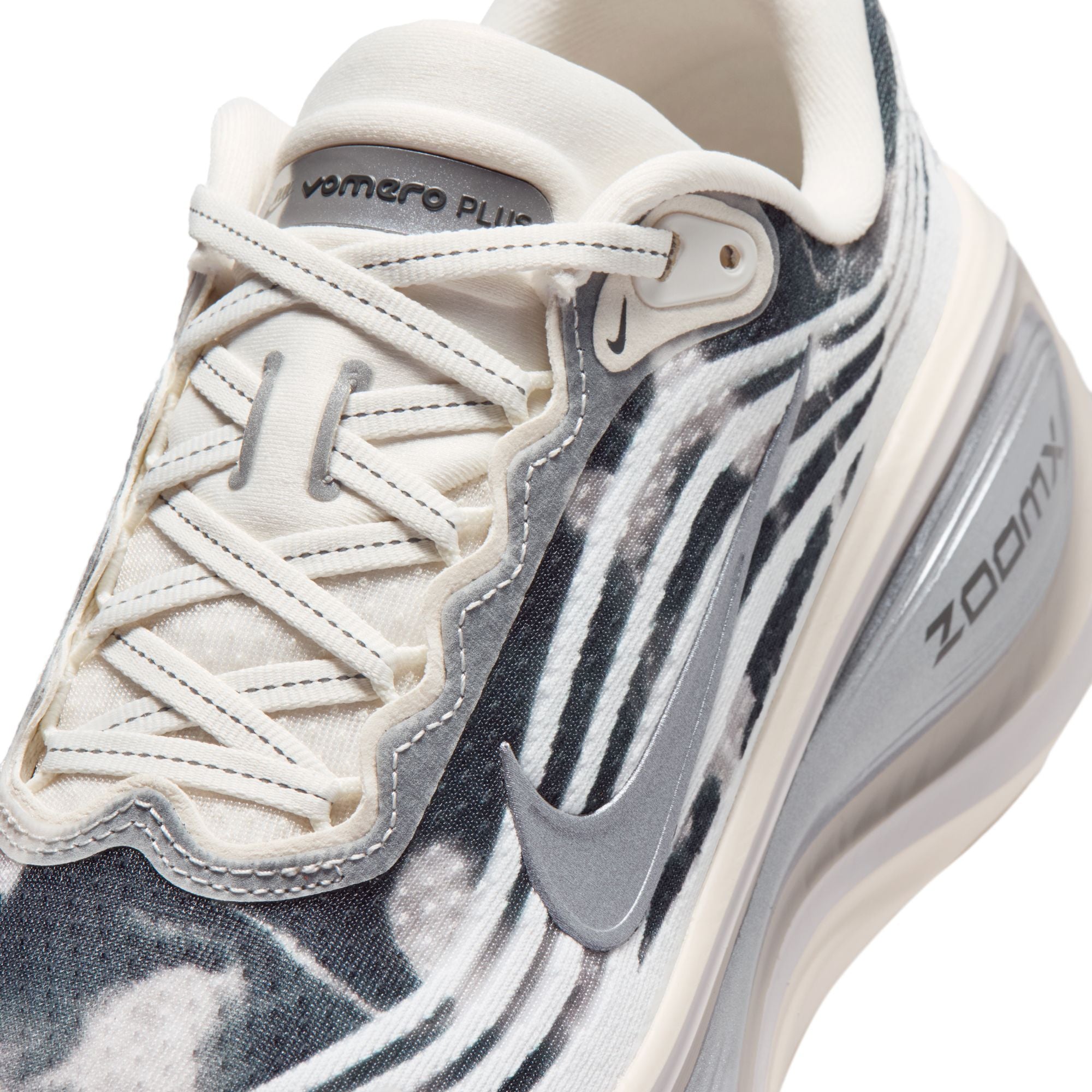 Nike - Women's Vomero Plus SE