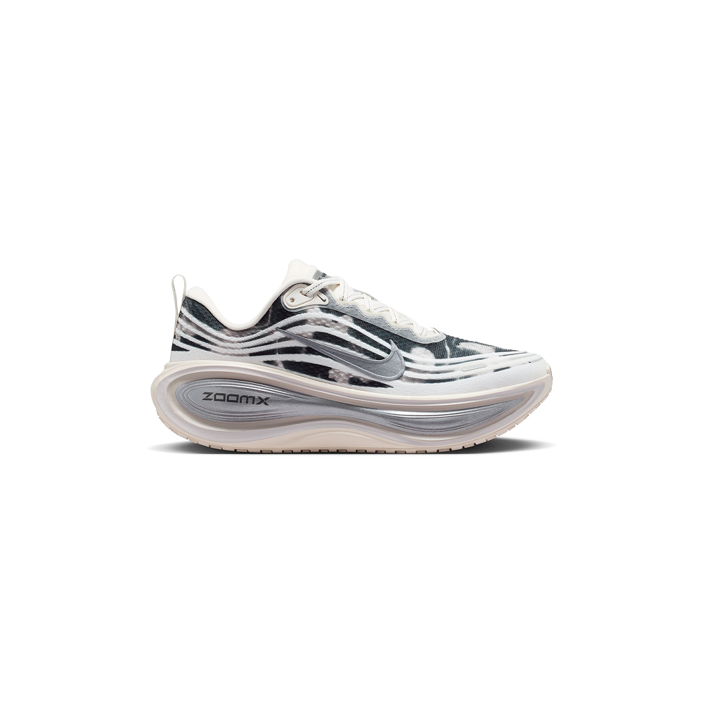 Nike - Women's Vomero Plus SE