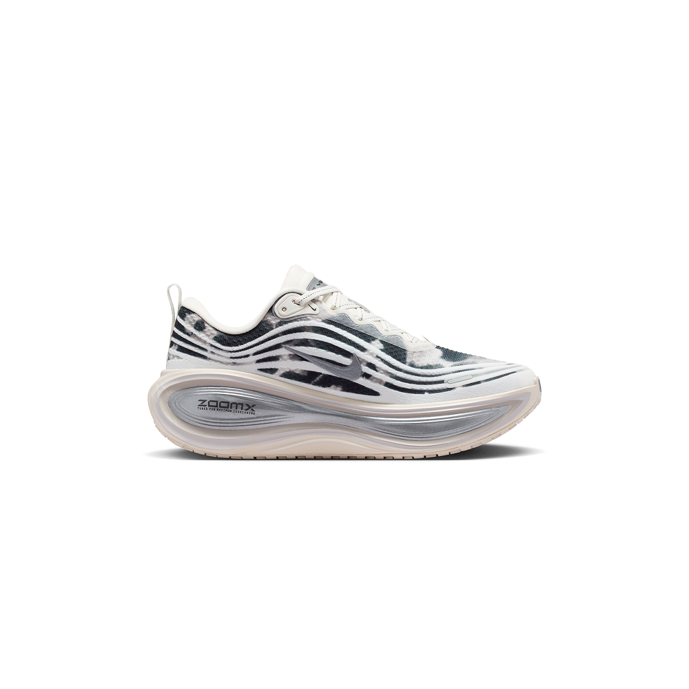 Nike - Women's Vomero Plus SE
