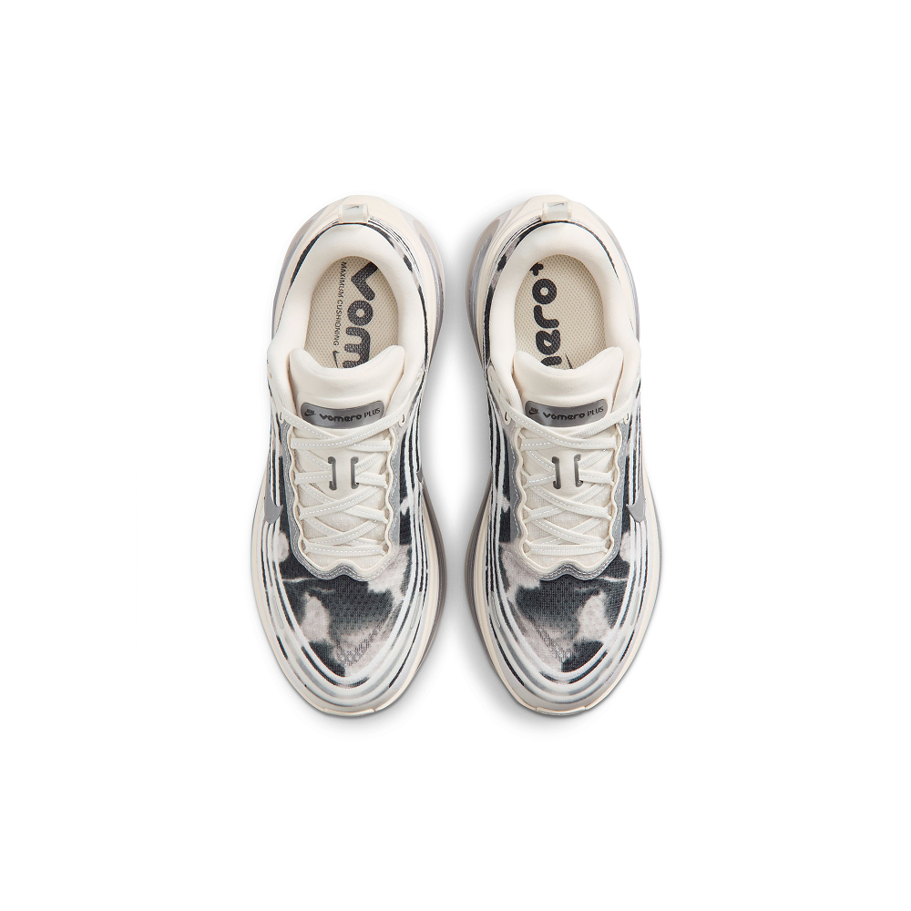 Nike - Women's Vomero Plus SE