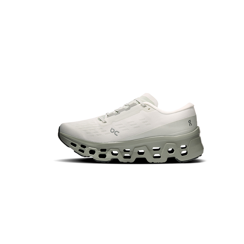 On - Women’s Cloudmonster 3