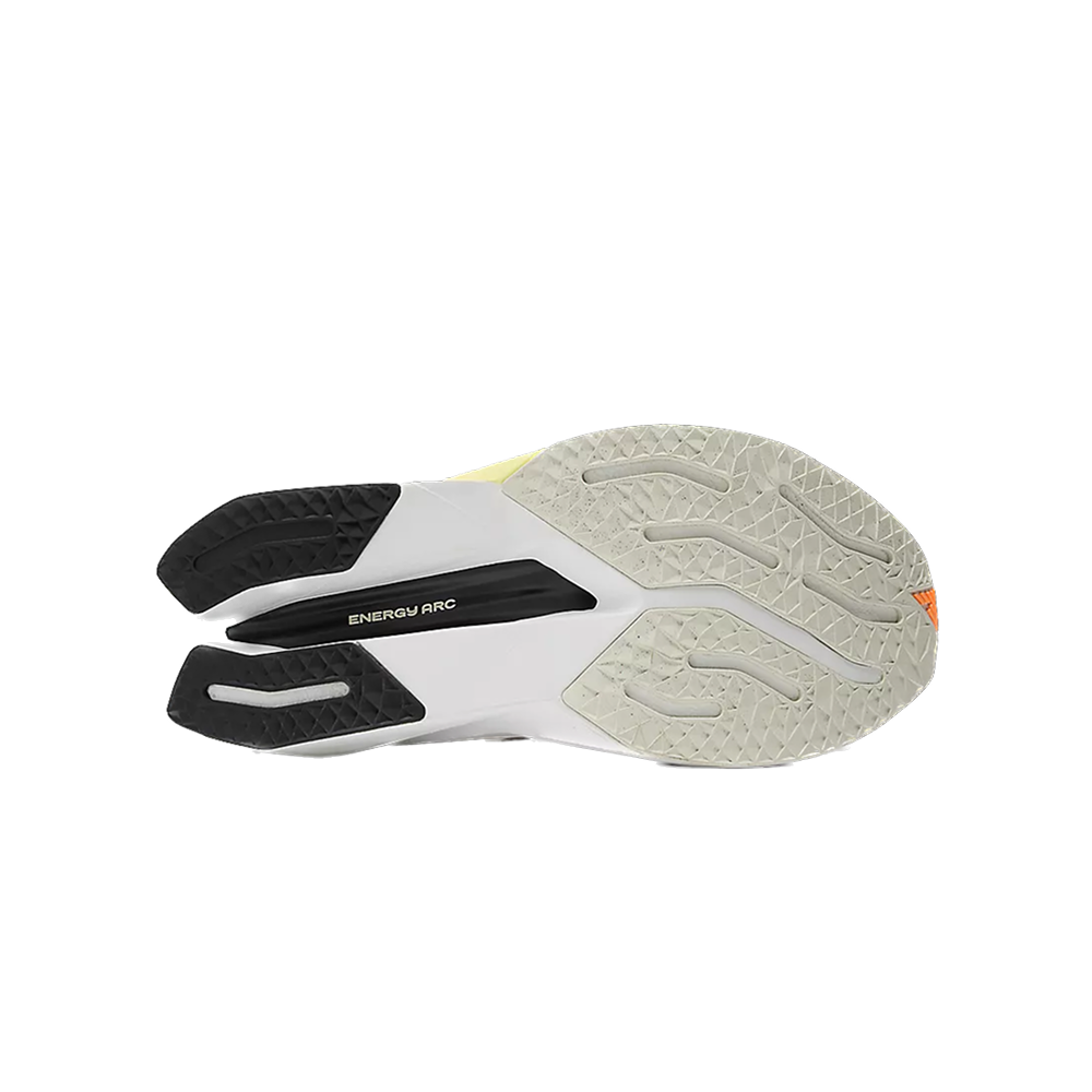New Balance - Women's FuelCell SuperComp Trainer v3