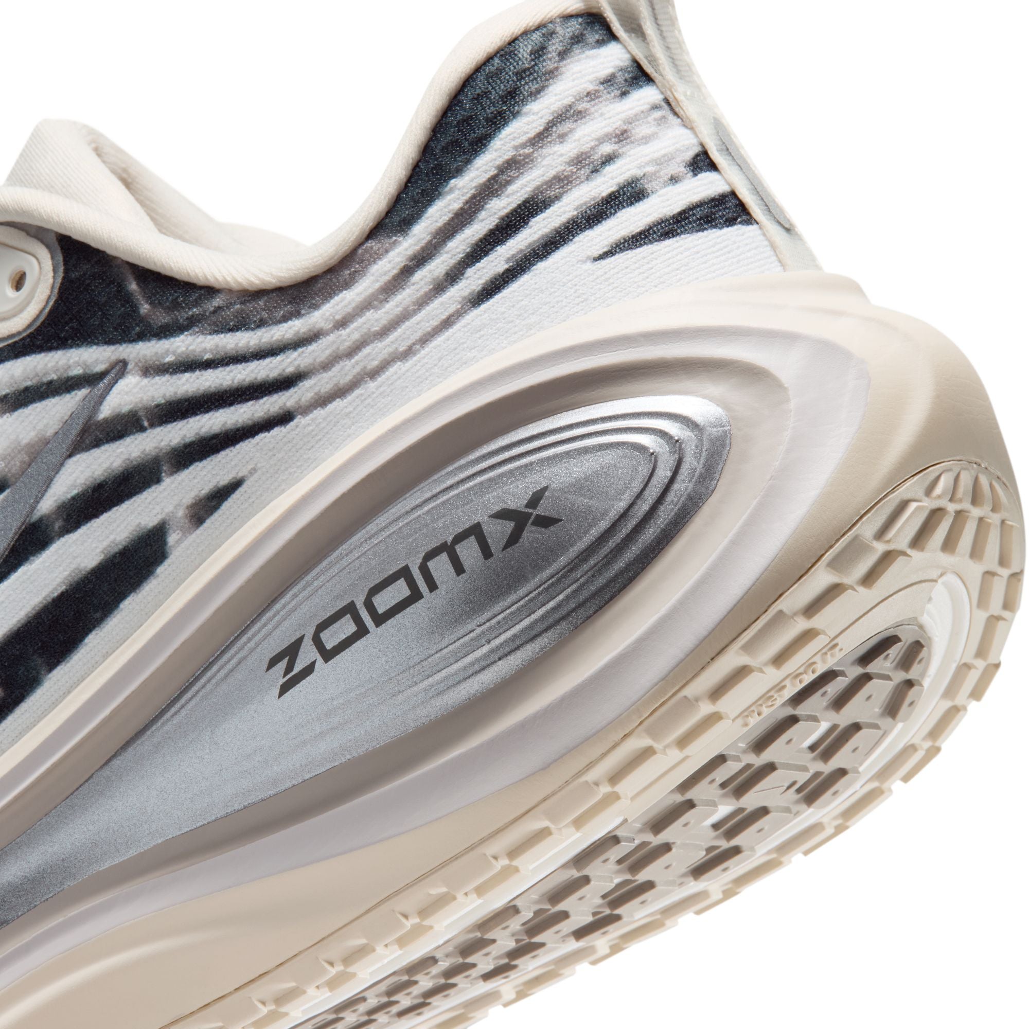 Nike - Women's Vomero Plus SE